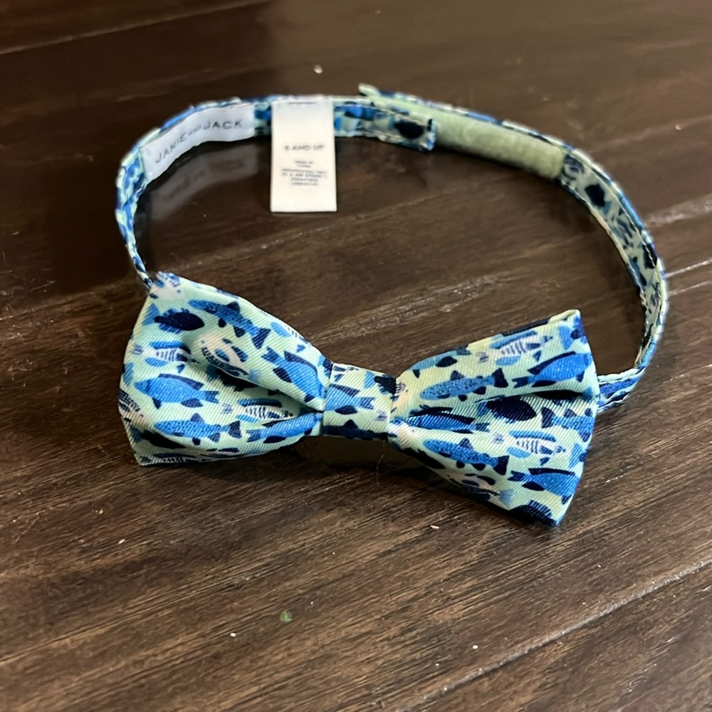 Janie and Jack Boys Blue and Aqua Fish Print Bow Tie